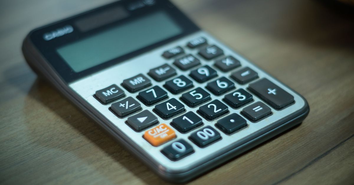 حساب النسبة المئوية: كيف تحسب الخصومات والزيادات والنسب؟
